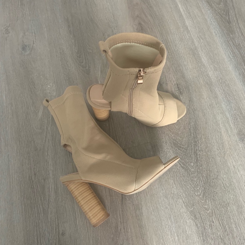 SOCK BOOT HEELS
